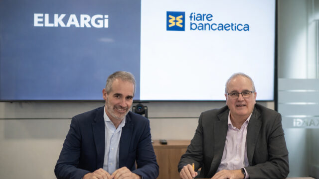 Momento de la firma del acuerdo.